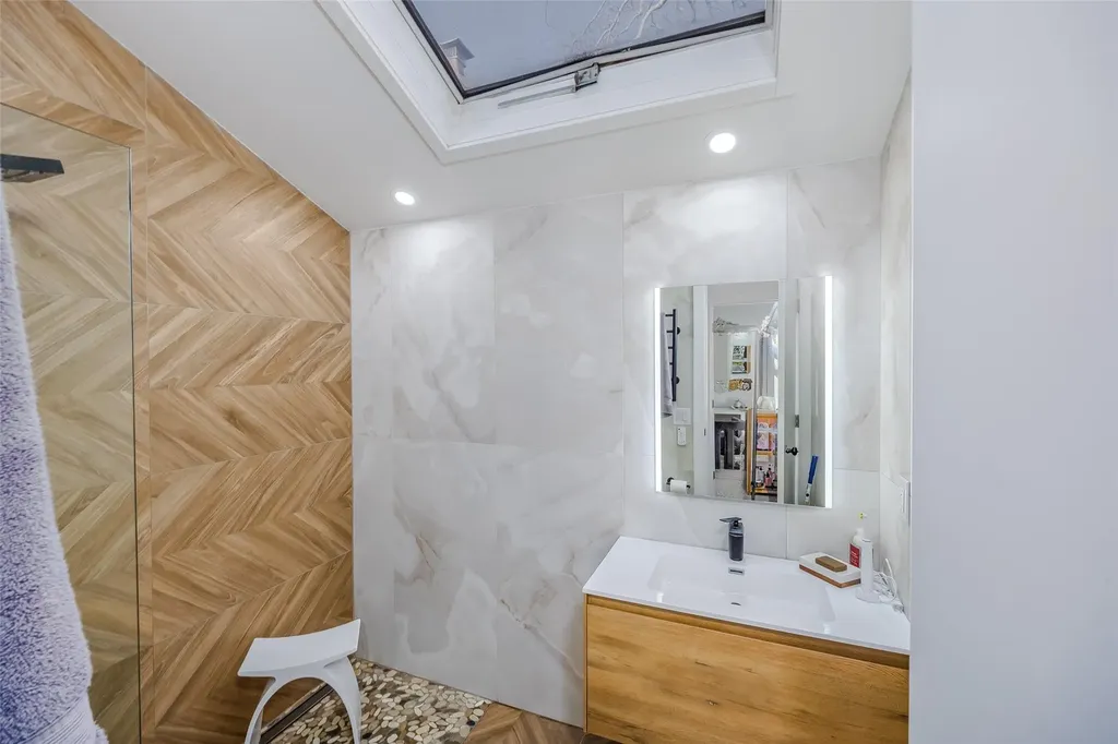 1737 Hancock Street Hewlett NY 11557