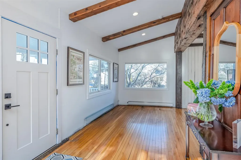 1737 Hancock Street Hewlett NY 11557