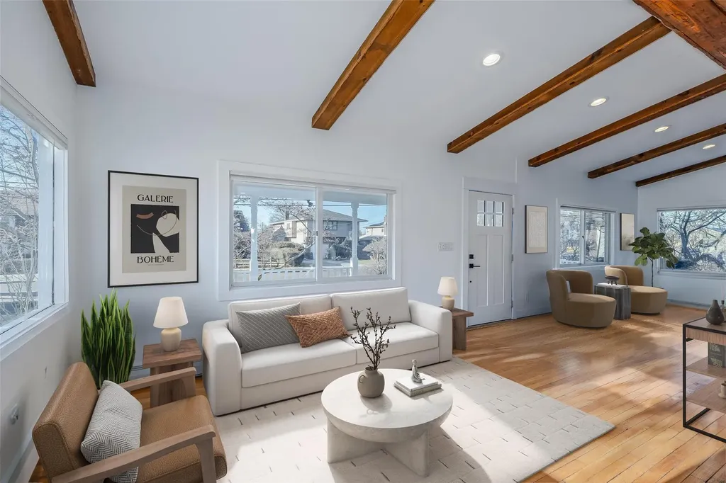 1737 Hancock Street Hewlett NY 11557