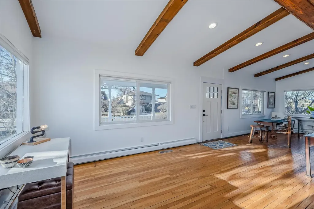 1737 Hancock Street Hewlett NY 11557
