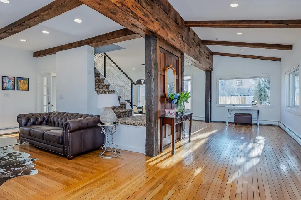 1737 Hancock Street Hewlett NY 11557