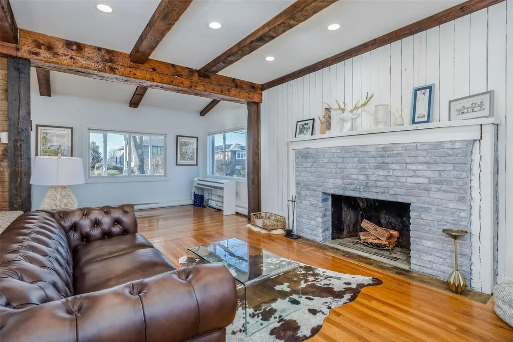 1737 Hancock Street Hewlett NY 11557