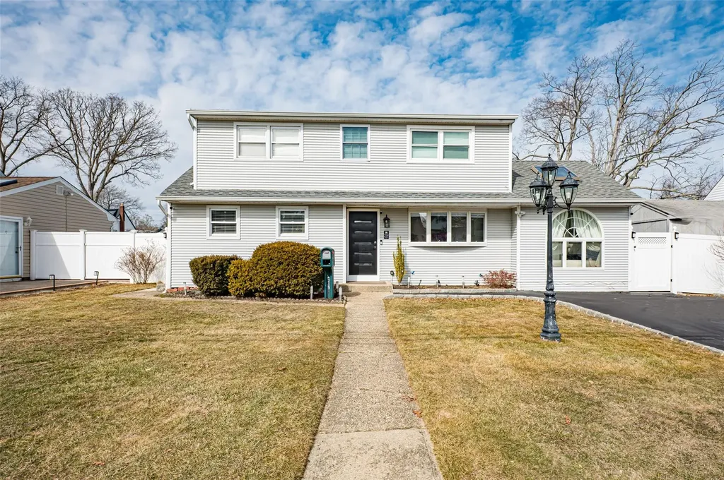 219 Justice Street West Babylon NY 11704