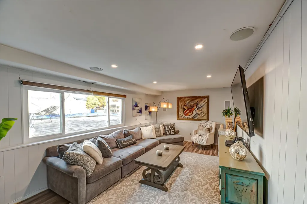 219 Justice Street West Babylon NY 11704