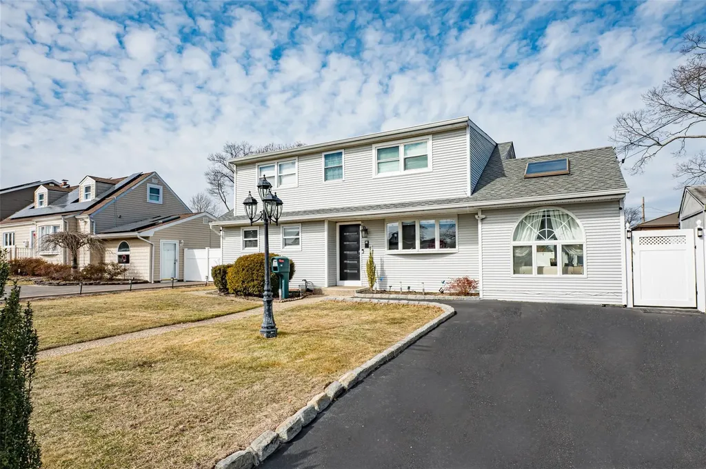 219 Justice Street West Babylon NY 11704