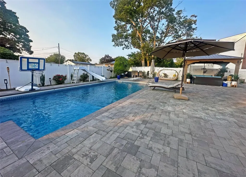 219 Justice Street West Babylon NY 11704
