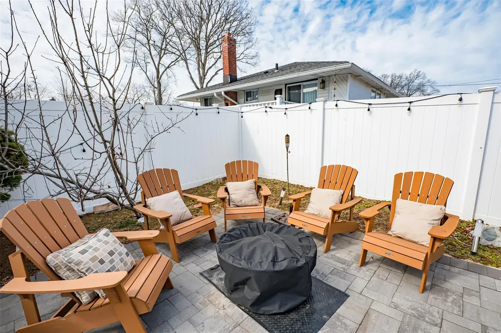 219 Justice Street West Babylon NY 11704