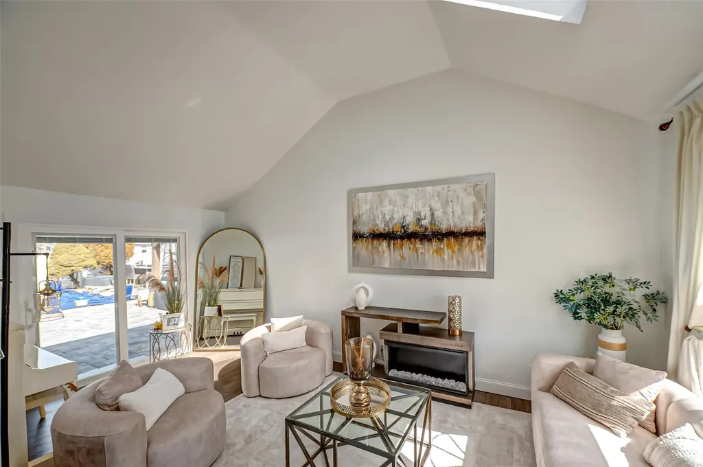 219 Justice Street West Babylon NY 11704