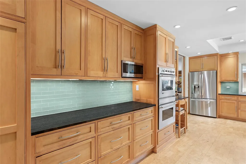 4 Lewis Lane Locust Valley NY 11560