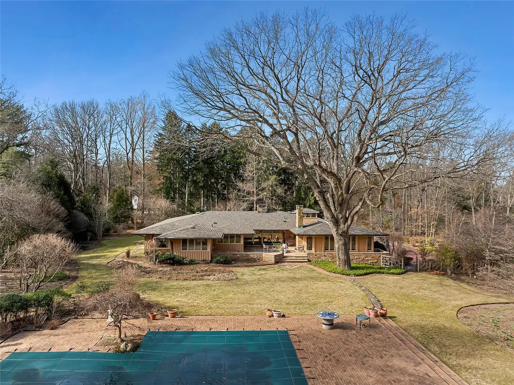 4 Lewis Lane Locust Valley NY 11560
