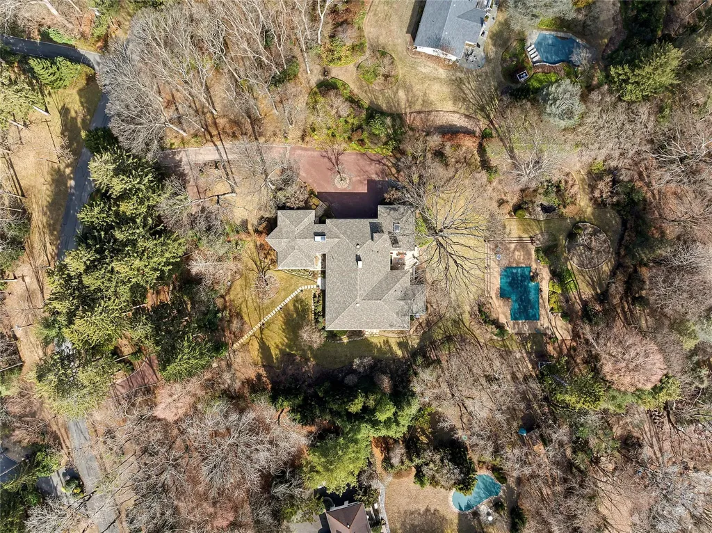 4 Lewis Lane Locust Valley NY 11560