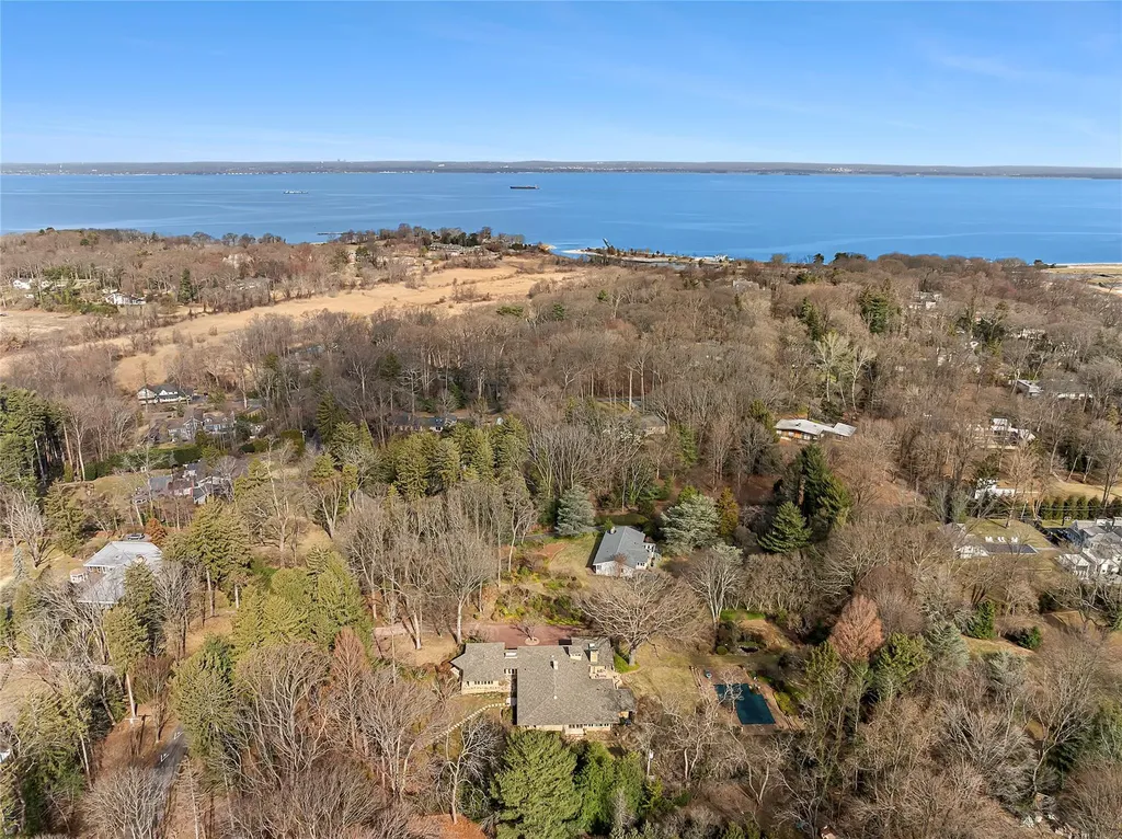 4 Lewis Lane Locust Valley NY 11560