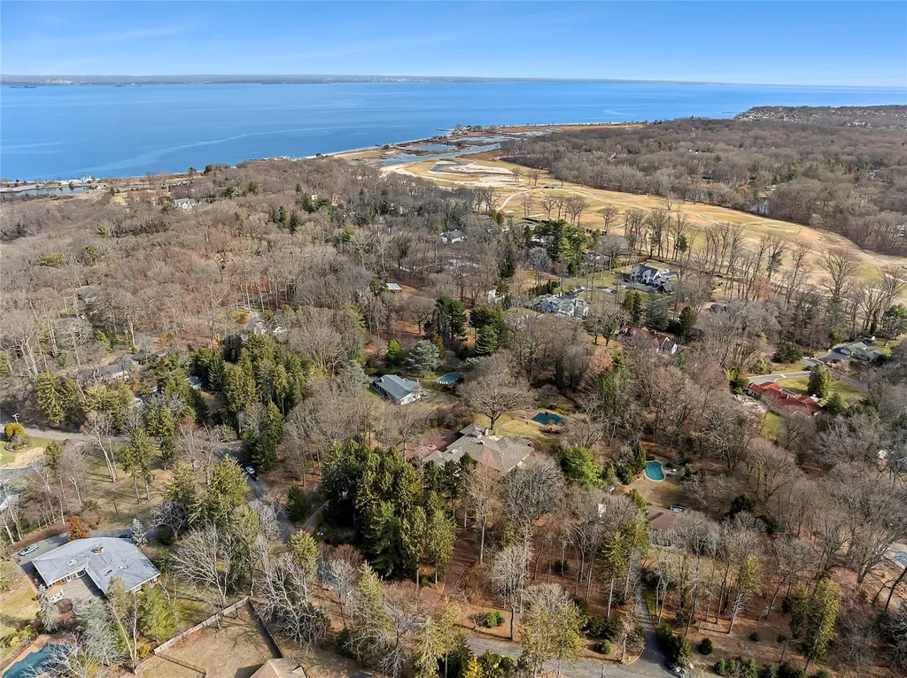 4 Lewis Lane Locust Valley NY 11560