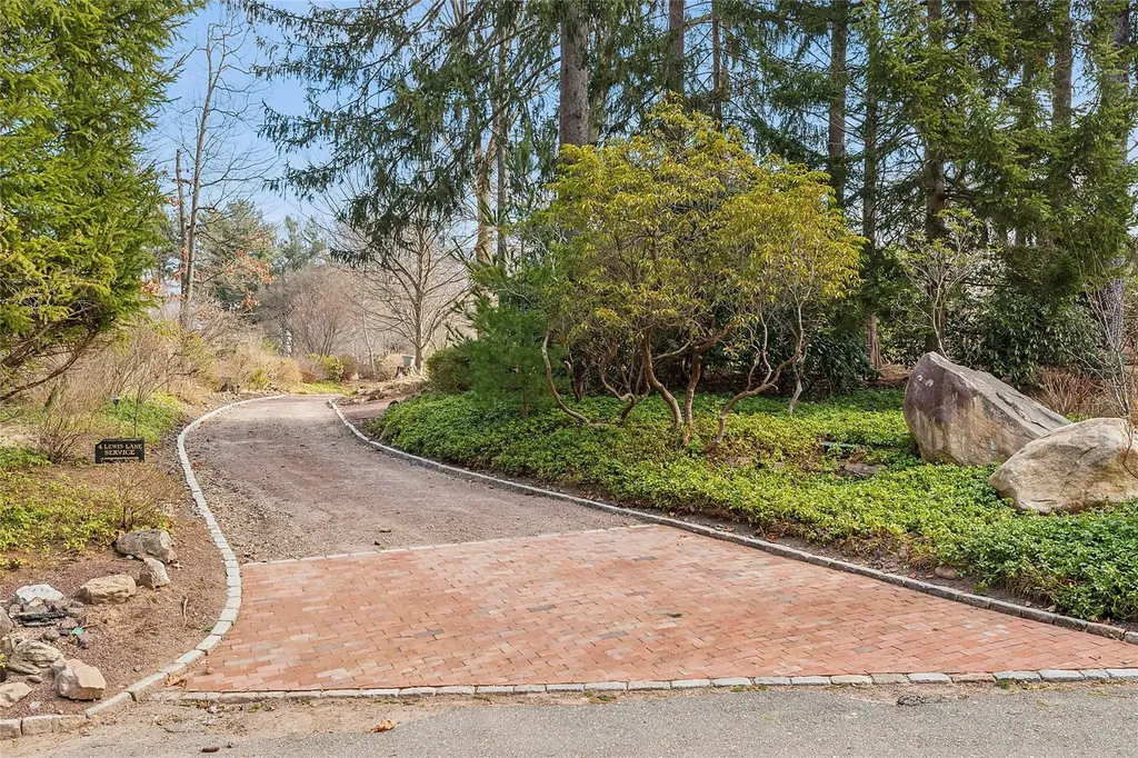 4 Lewis Lane Locust Valley NY 11560