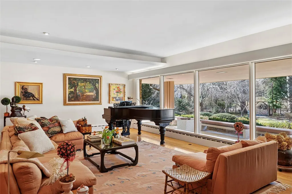 4 Lewis Lane Locust Valley NY 11560