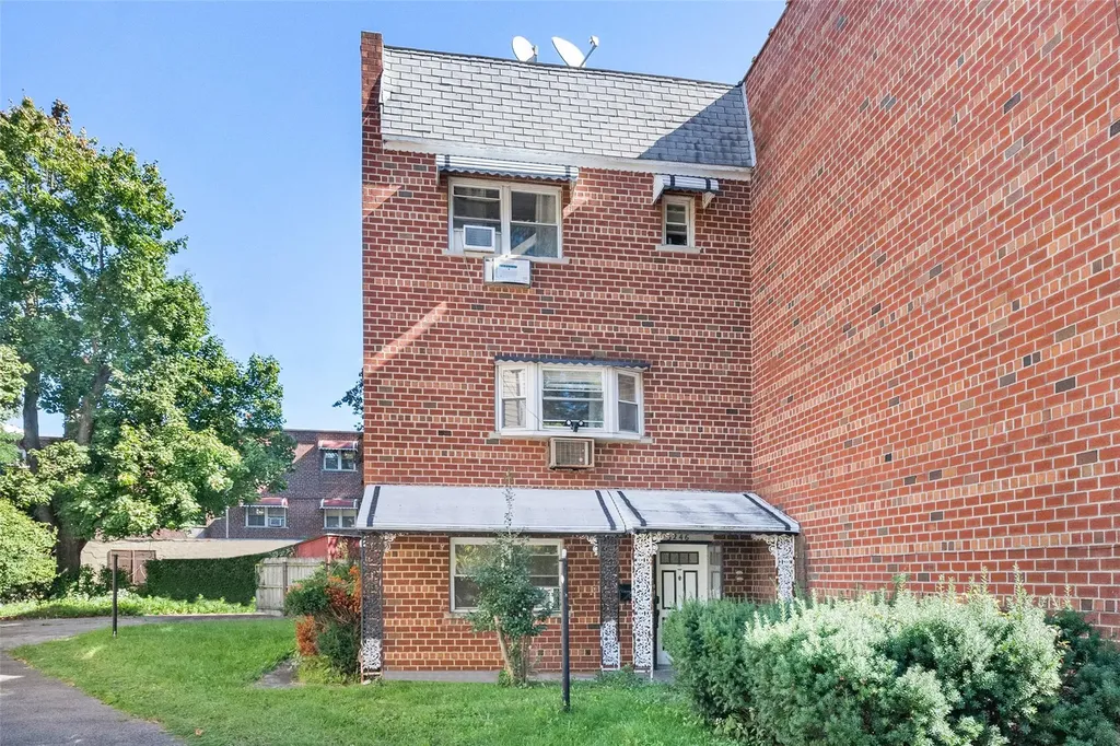 3246 Wickham Avenue Bronx NY 10469