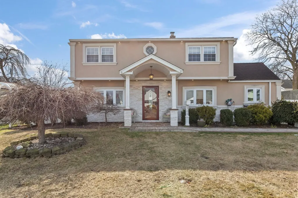 202 Orchid Road Levittown NY 11756