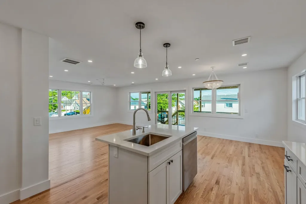 674 Parsonage Place Baldwin NY 11510