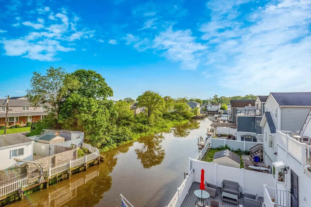 674 Parsonage Place Baldwin NY 11510