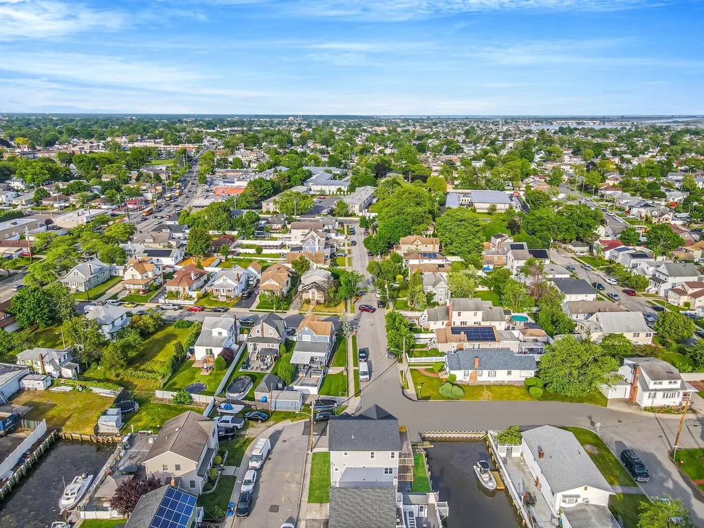 674 Parsonage Place Baldwin NY 11510