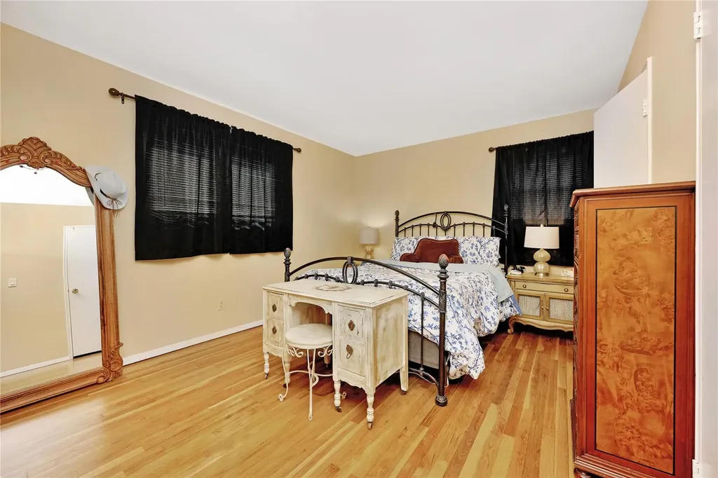 21 Daniel Drive Farmingdale NY 11735
