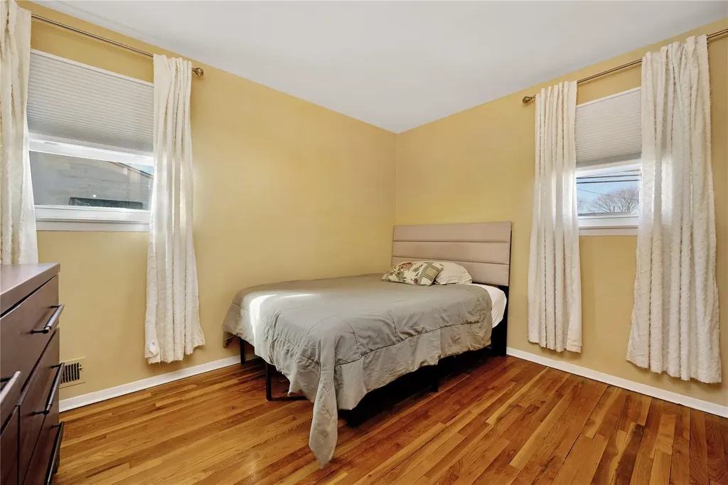 21 Daniel Drive Farmingdale NY 11735