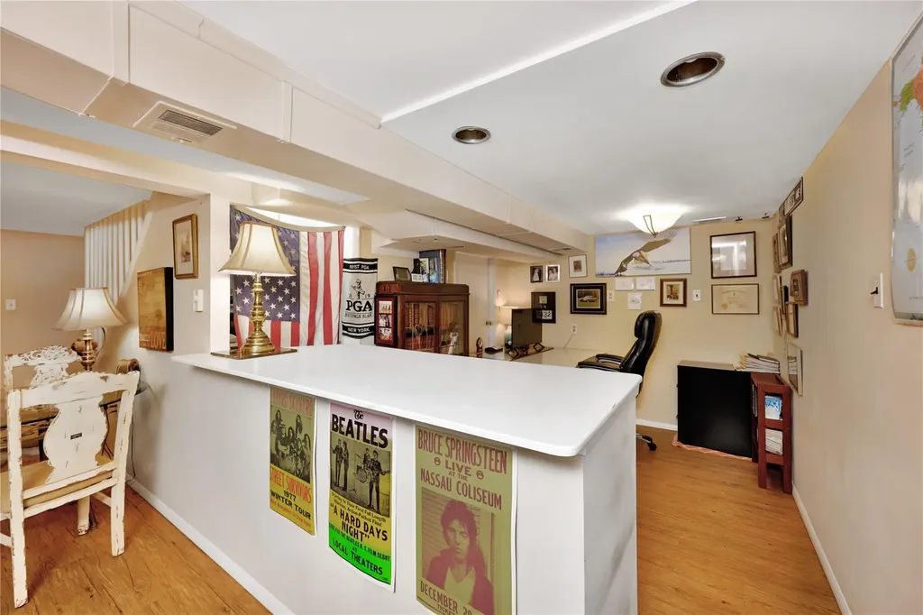 21 Daniel Drive Farmingdale NY 11735