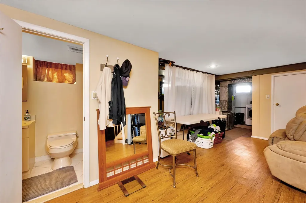 21 Daniel Drive Farmingdale NY 11735