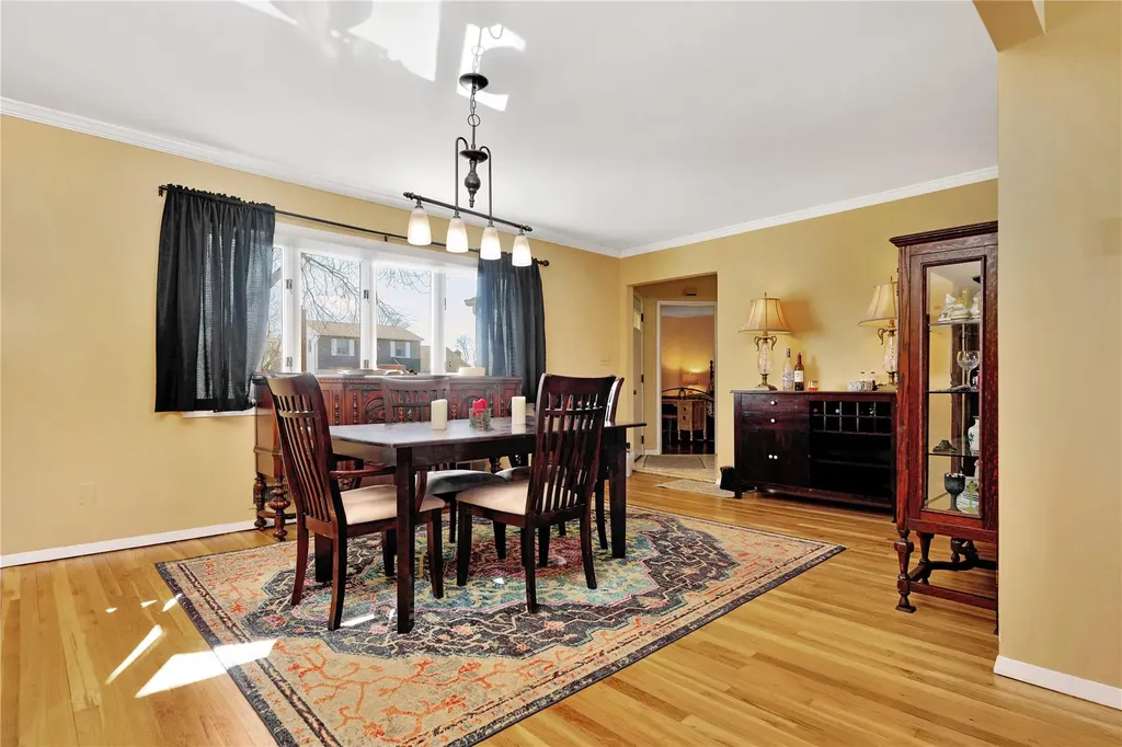 21 Daniel Drive Farmingdale NY 11735