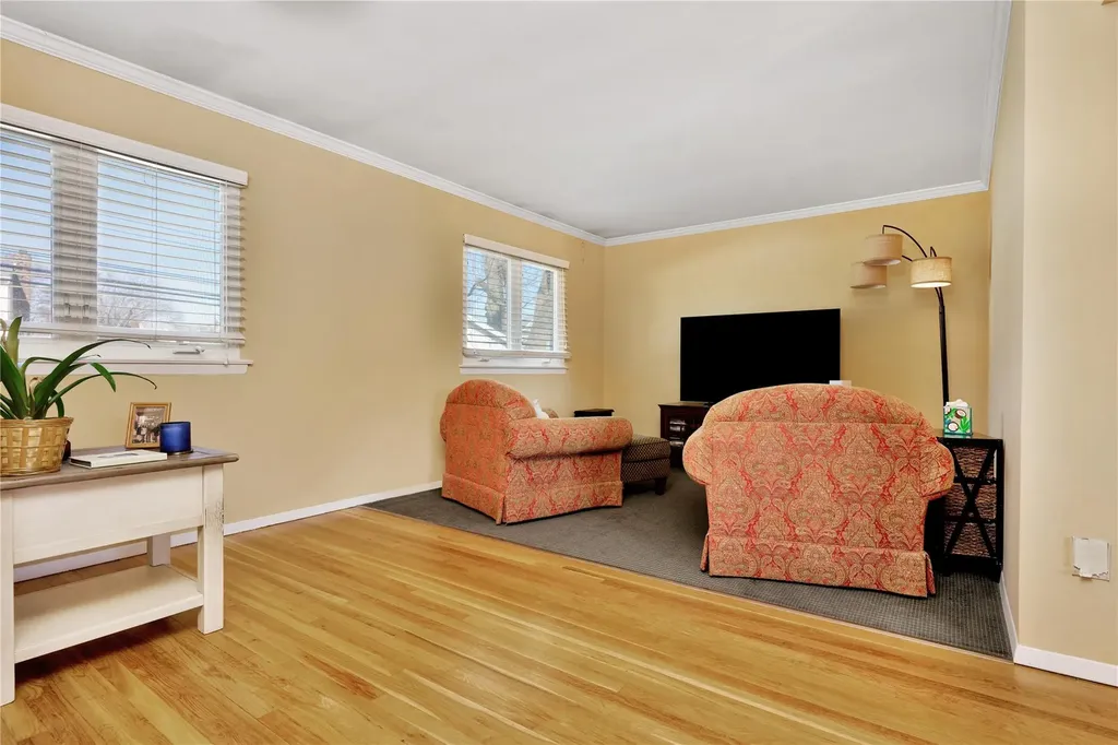 21 Daniel Drive Farmingdale NY 11735