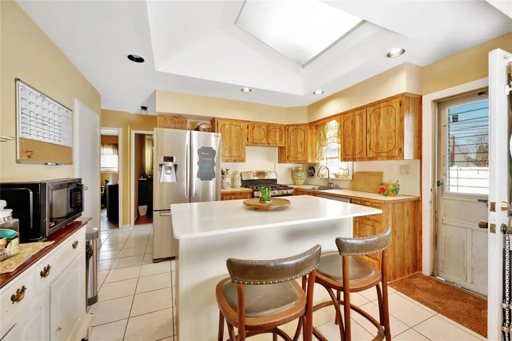 21 Daniel Drive Farmingdale NY 11735
