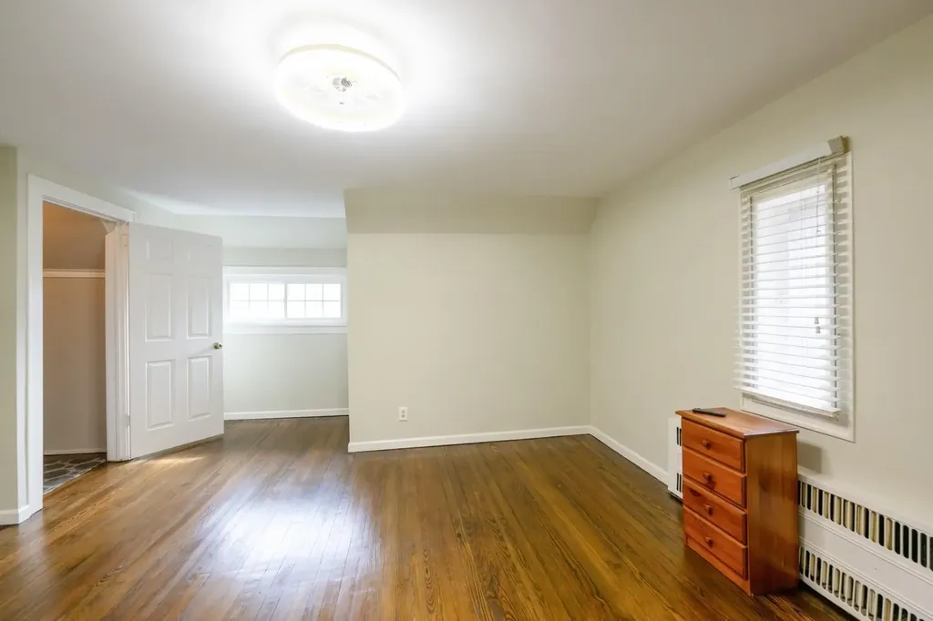 16 Nancy Boulevard Merrick NY 11566