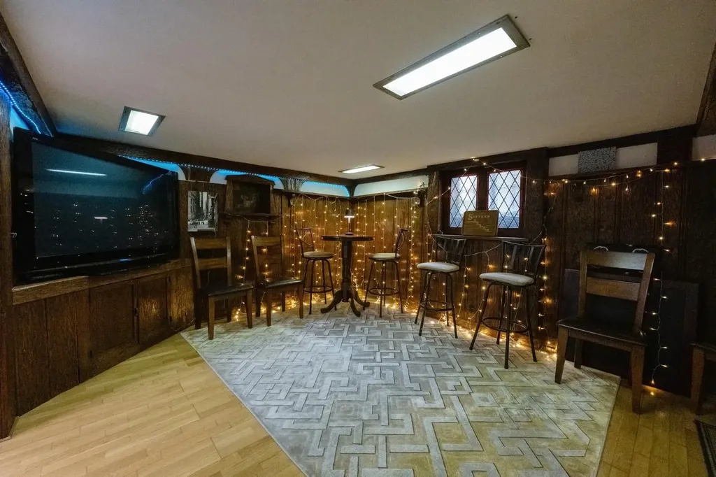 16 Nancy Boulevard Merrick NY 11566