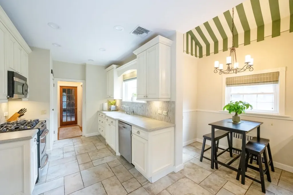 16 Nancy Boulevard Merrick NY 11566