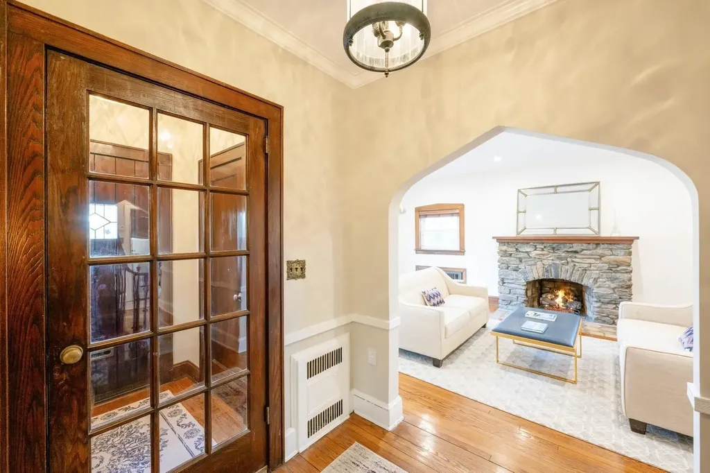 16 Nancy Boulevard Merrick NY 11566