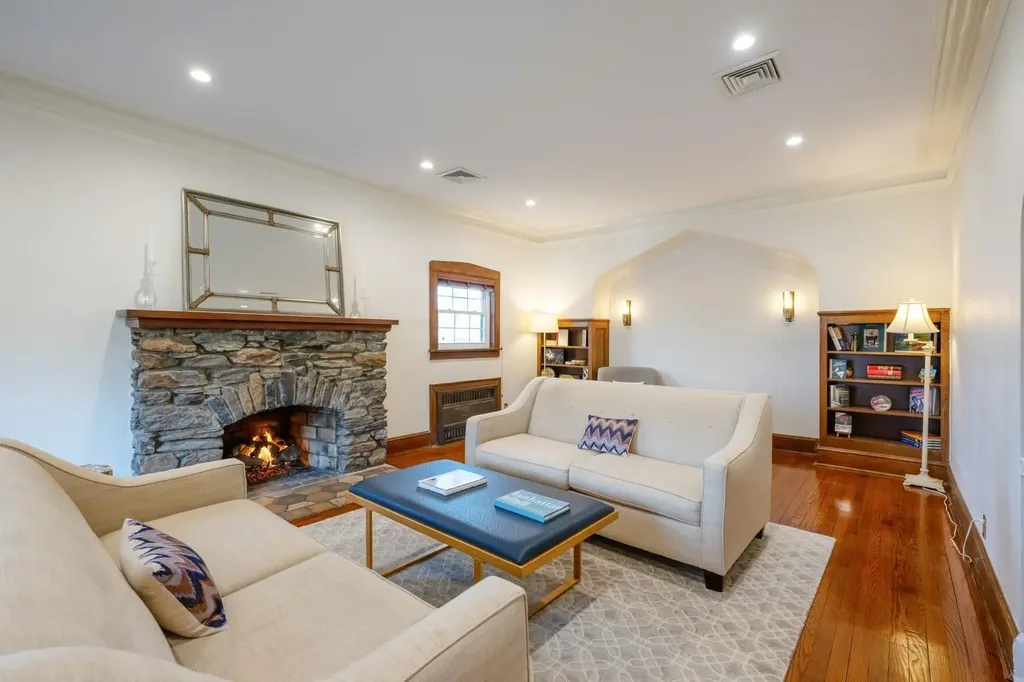 16 Nancy Boulevard Merrick NY 11566