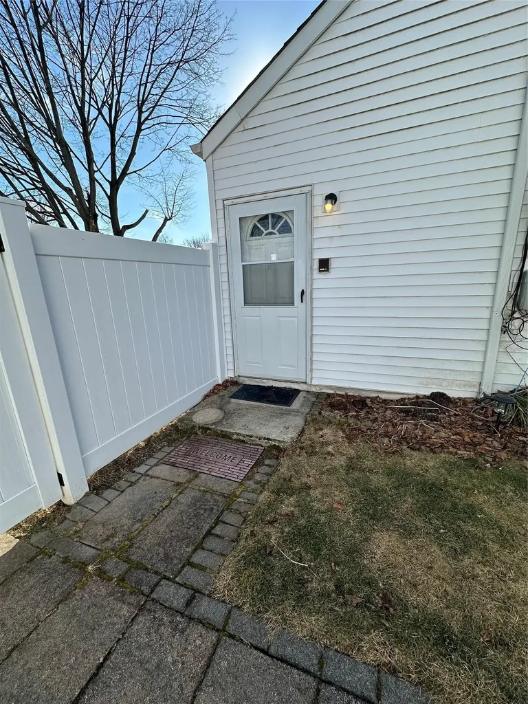 448 15th Street West Babylon NY 11704