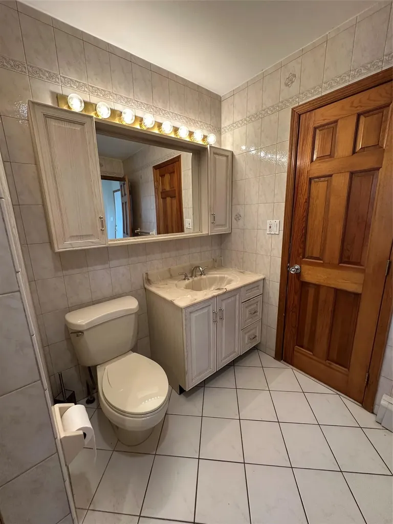 448 15th Street West Babylon NY 11704