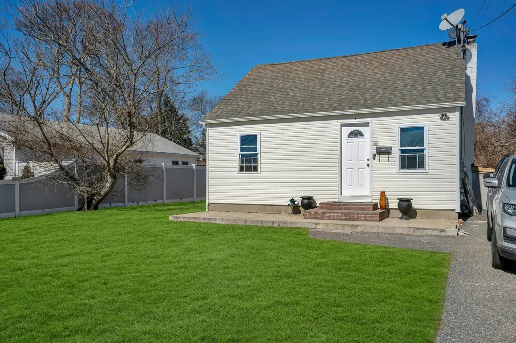 33 Lombardy Drive Brookhaven NY 11967