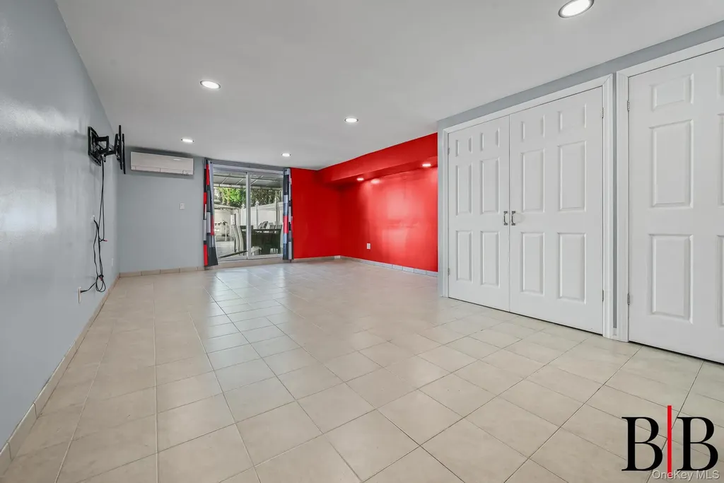 7413 Avenue X Brooklyn NY 11234