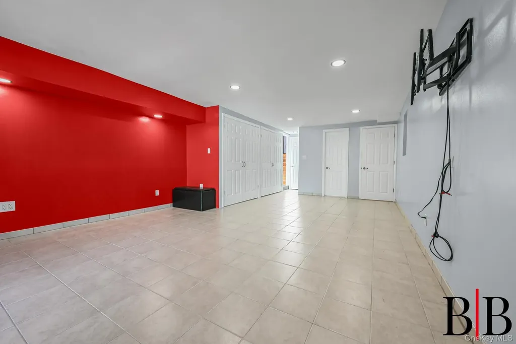 7413 Avenue X Brooklyn NY 11234