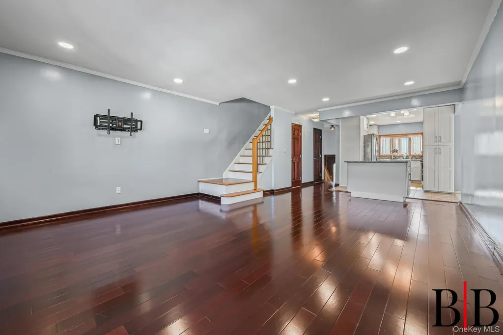 7413 Avenue X Brooklyn NY 11234