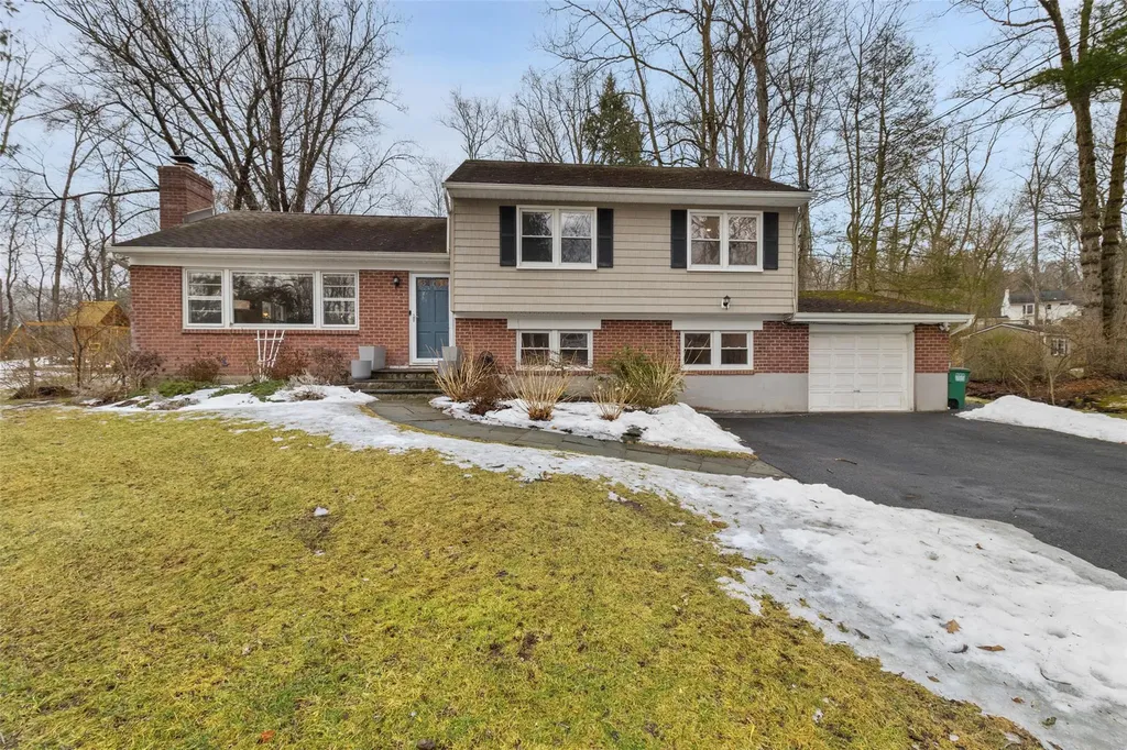 64 Lily Pond Lane Bedford NY 10536