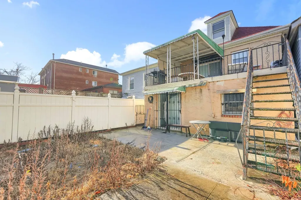 276 Emerson Avenue Bronx NY 10465