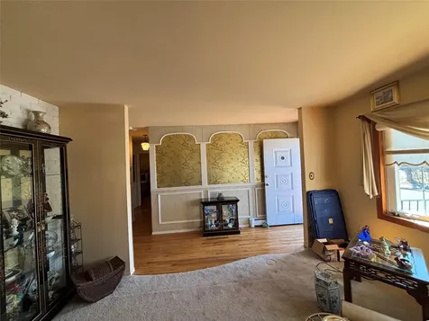 578 Beacon Avenue Lindenhurst NY 11757