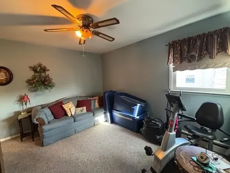 578 Beacon Avenue Lindenhurst NY 11757