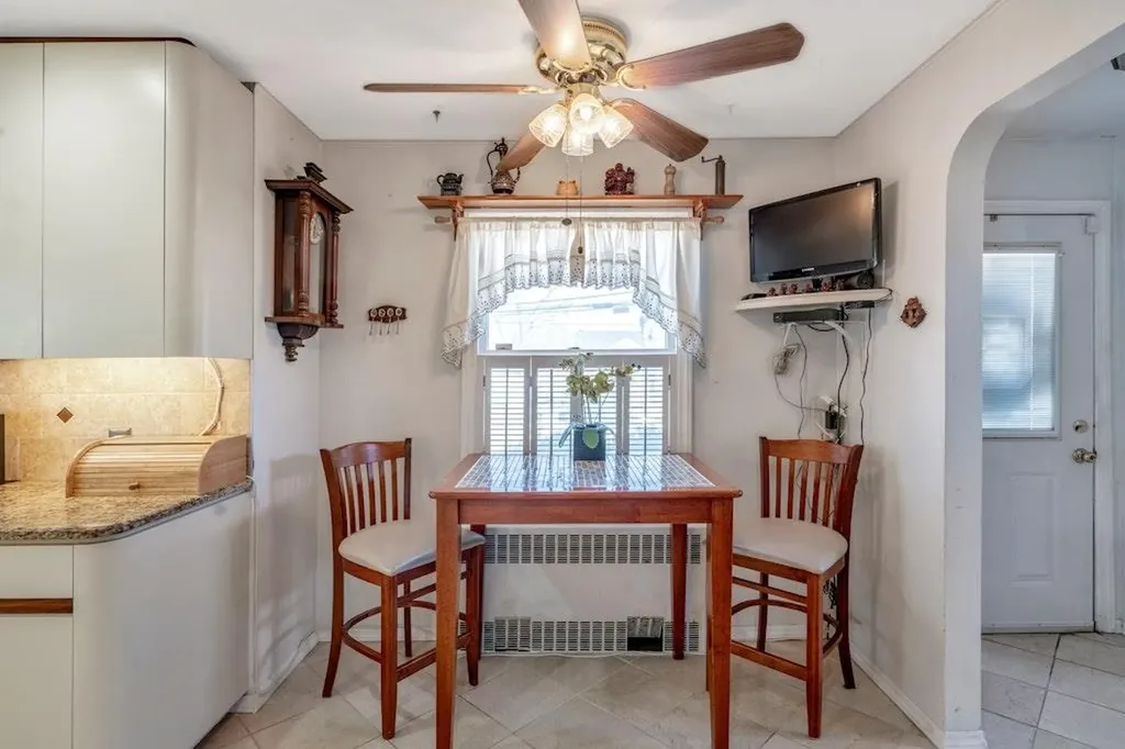 168 Arnold Avenue West Babylon NY 11704