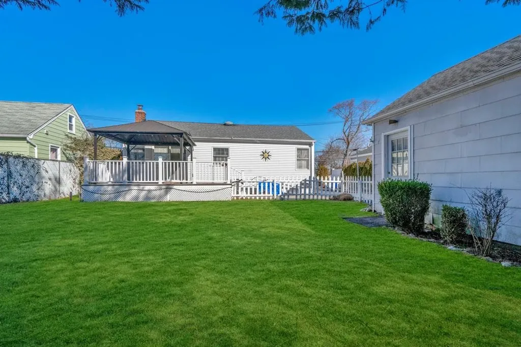 168 Arnold Avenue West Babylon NY 11704