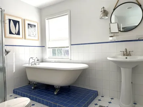 49 Spencer Drive New Rochelle NY 10801