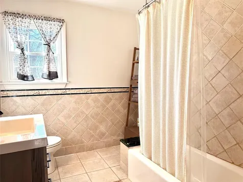 49 Spencer Drive New Rochelle NY 10801
